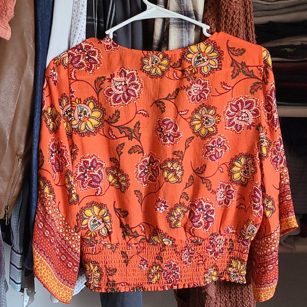 Top - Picture 2 of 2